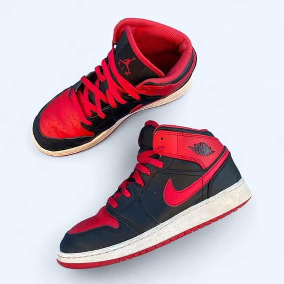 Air Jordan 1 Mid Sneakers – “Alternate Bred” Colorway (6Y / Women’s 7.5) - Picture 1 of 7